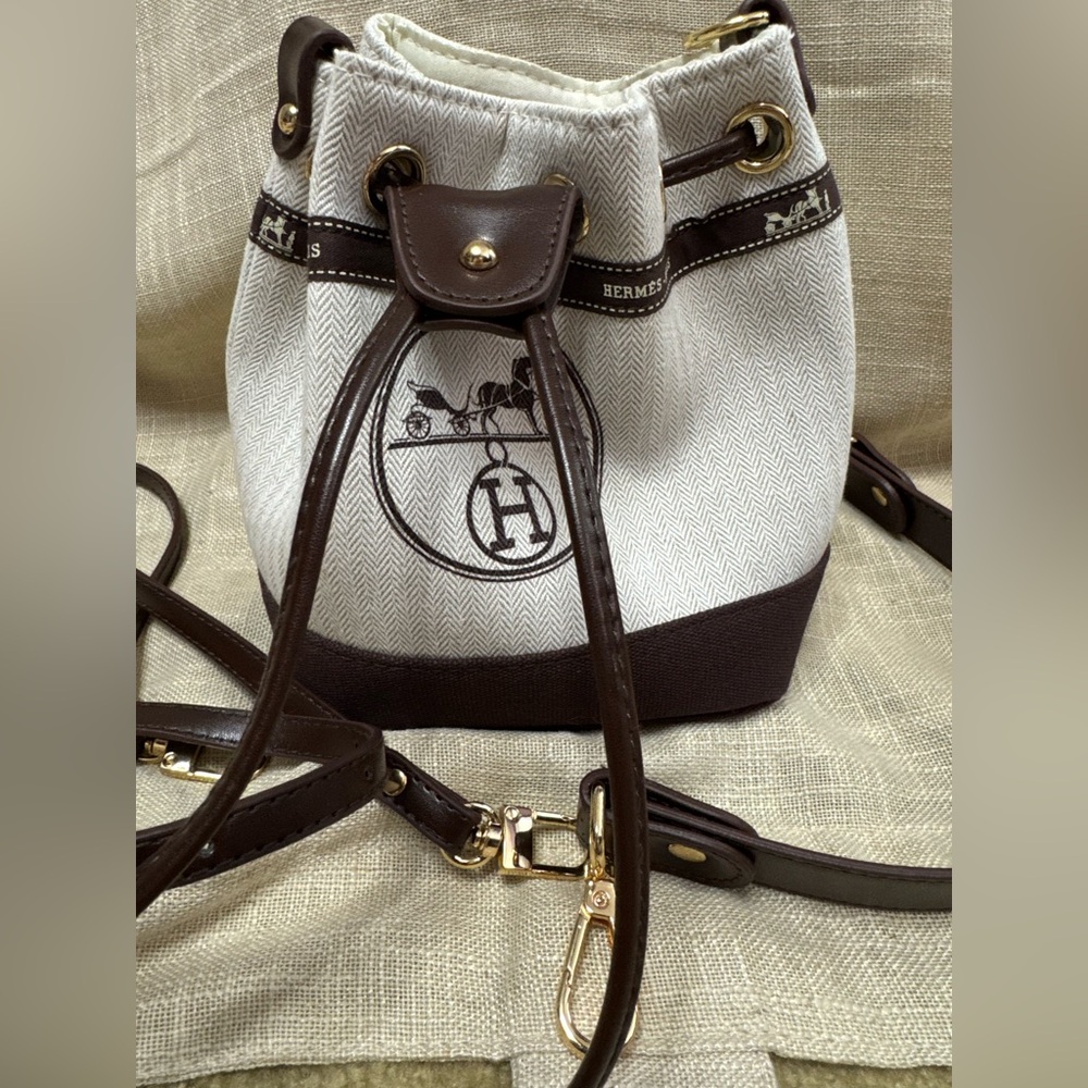 💔💔NOT AVAILABLE💔💔Brown and Cream Bucket Bag